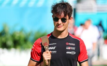 Bearman Desvela el Extravagante Regalo de Navidad que Le Compró a su Hermano Menor