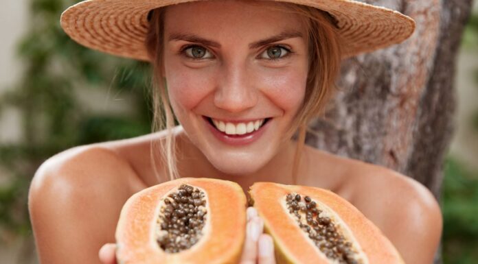 5 Razones por las que Deberías Cenar Papaya con Yogur Griego Hoy Mismo