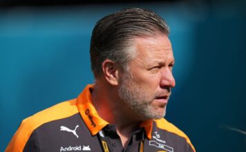 Zak Brown Escribe a FIA Preocupado por las Negociaciones de Mercedes y Alpine